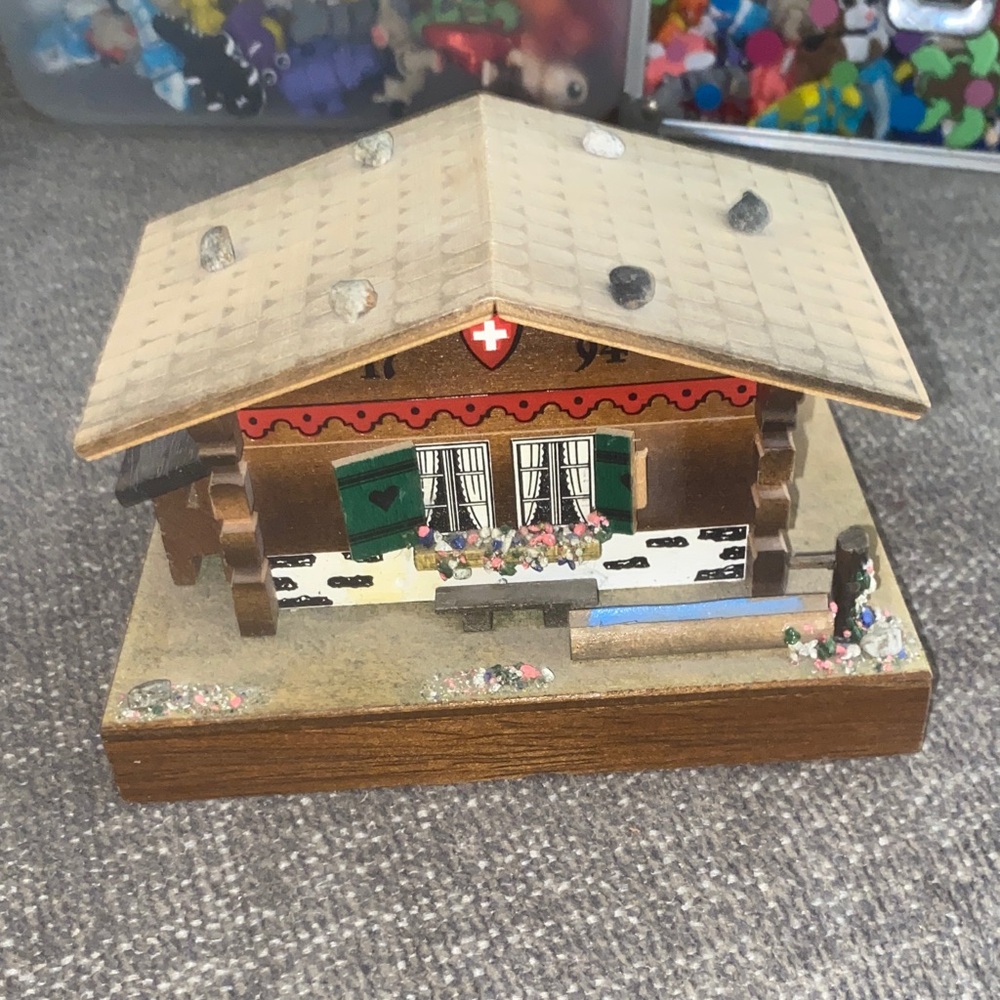 Vintage swish wooden musical box